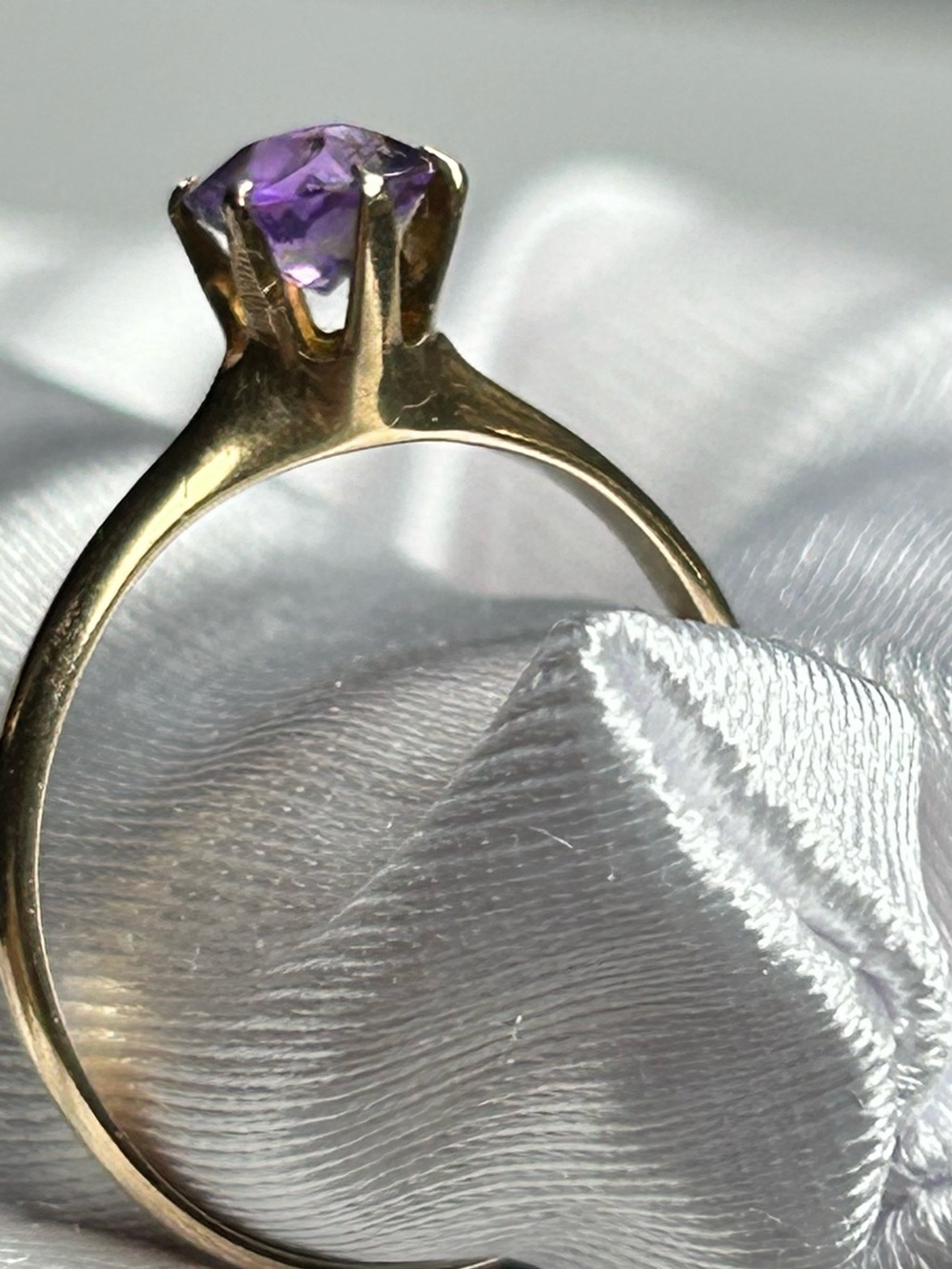 VINTAGE 10K YELLOW GOLD, SOLITAIRE RING. SZ 7.5